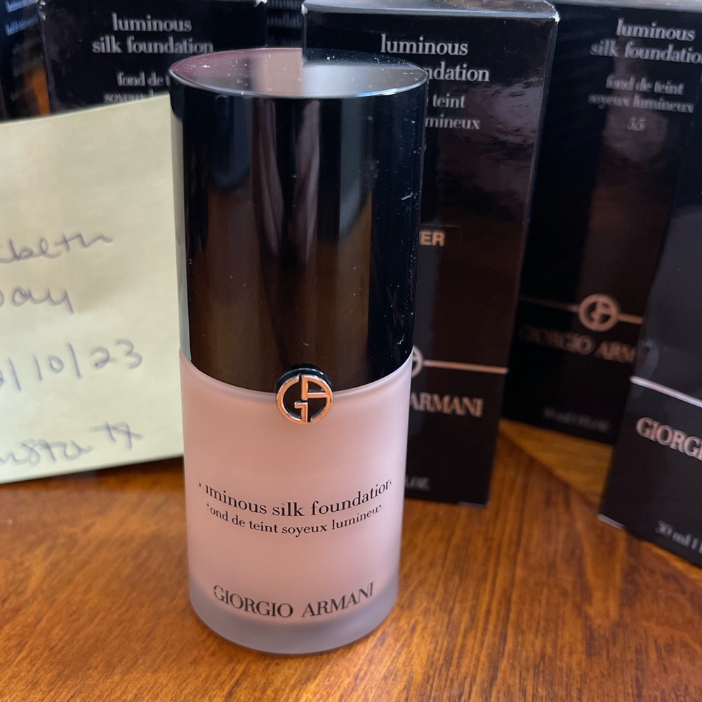 NEW Giorgio Armani Luminous Silk Perfect Glow Flawless Foundation 8 10 11 more